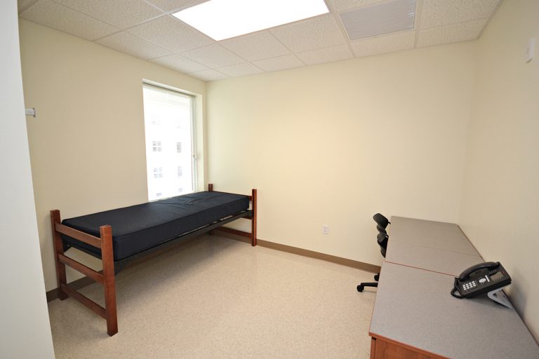 fgcu-eagle-hall-dorm-room-manhattan-construction-company